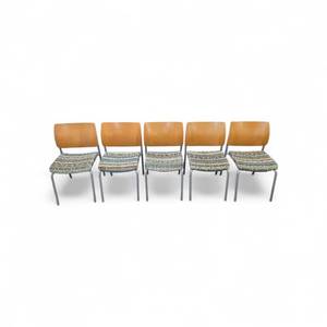 lot 268 image: Set of 5 Padded Stackable Chairs