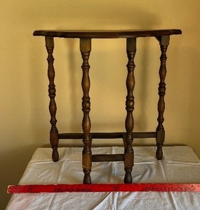 lot 9 image: Demi-Lune Console Table with Turned Legs - Walnut Finish