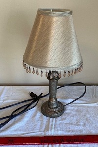 lot 32 image: Vintage Table Lamp with Beaded Fringe Shade