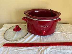 lot 41 image: Crock-Pot Slow Cooker - Red Enamel with Glass Lid, 3-Setting Dial