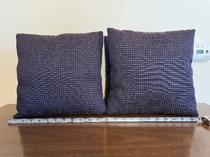 lot 94 image: Throw Pillows Purple with Geometric Dots - Lot of 4