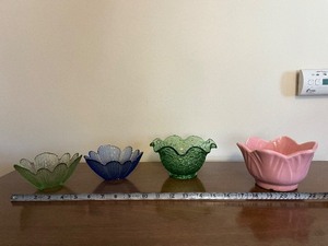 lot 96 image: Morton USA Glass Flower Bowls - 4-Piece Set (Green, Blue & Pink)