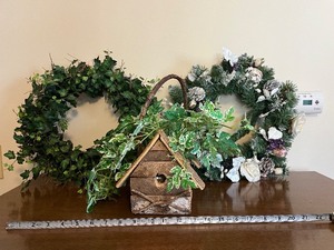 lot 97 image: Garden Wreaths & Birdhouse Set - Lot of 3