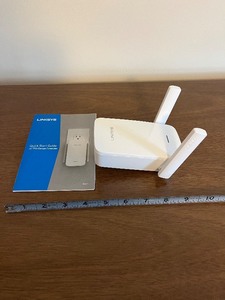 lot 107 image: Linksys RE6300 AC750 Range Extender with Power Adapter & Quick Start Guide