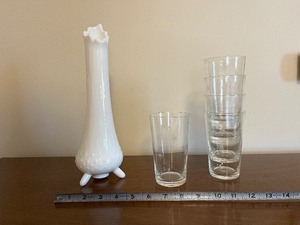 lot 115 image: Milk Glass Vase & Star-Pattern Glassware Set - 7 Pieces