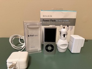 lot 154 image: Apple iPod Nano 8GB Silver MB598LLA (A1285) - Belkin Power Pack Included