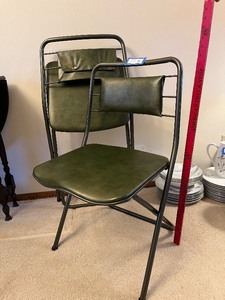 lot 183 image: Green Metal Folding Chair with Padded Backrest Cushion