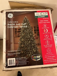 lot 195 image: GE Pre-lit Colorado Spruce Christmas Tree - 7.5 ft