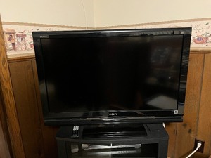 lot 198 image: Sony Bravia XB2 32in LED TV