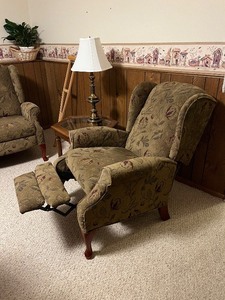 lot 199 image: Pair Vintage Floral Recliner Armchairs (Lot of 2) - High Back, Rolled Arms, Carved Front Legs