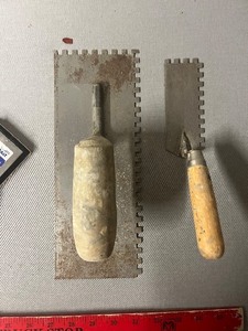 lot 213 image: Notched Tile Trowels & Drywall Trowels