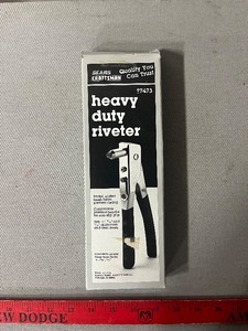 lot 231 image: Craftsman Heavy Duty Riveter - 97473