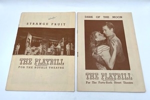 lot 46 image: Vintage 1945 THE PLAYBILL Dark of The Moon and Strange Fruit Brochures