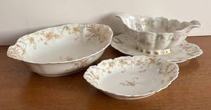 lot 93R image: BR1 - Vintage Haviland Limoges Vintage Porcelain Bowl, Gravy Boat and Dish