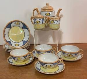 lot 229R image: BR1 - Vintage Japanese Tea Set