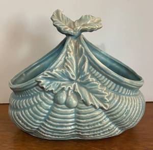 lot 264R image: BR1 - Vintage Basket-Style Planter - Teal Ceramic