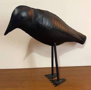 lot 268R image: BR1 - Black Metal Crow Decorative Figurine