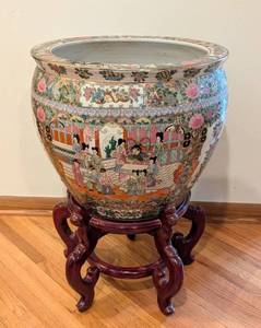 lot 12 image: LR - Large Chinese Porcelain Planter on Carved Wood Stand