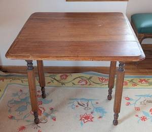 lot 205 image: MB - Vintage Drop-Leaf Table -  Wood, Turned Legs