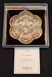 lot 214 image: DC1 - Towle 2008 9th Edition Sterling Silver Celtic Annual Ornament