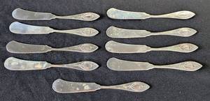 lot 326 image: MB - Set of Nine Vintage Lunt Mount Vernon Sterling Silver Spreaders