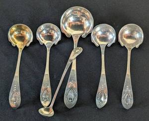 lot 328 image: MB -Vintage  Lunt Mount Vernon Sterling Silver Serving Ladles Sauce Spoons - Set of 6