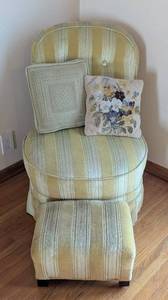 lot 387 image: MB - Vintage Striped Side Chair & Ottoman - Cushions Included
