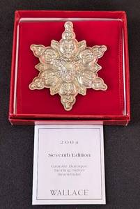 lot 392 image: DC1 - Wallace Grande Baroque Sterling Silver Snowflake Ornament - 2004 Seventh Edition