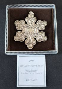 lot 393 image: DC1 - Wallace Grande Baroque Snowflake Ornament 2007 10th Anniversary Sterling Silver