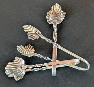 lot 402 image: MB - Set of Three Vintage Sterling Silver Shell Tongs