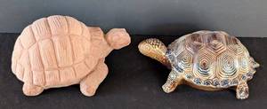 lot 406 image: MB - Pair of Turtle Figurines
