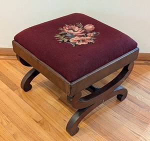 lot 521A image: MB - Vintage Needlepoint Footstool - Floral Bouquet Top