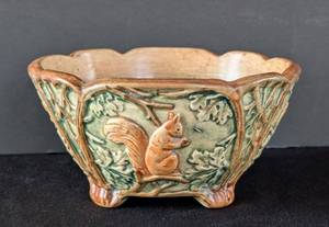lot 526 image: MB - Antique Weller Flemish Ware Woodcraft Squirrel Motif Bowl