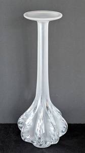 lot 528 image: MB - Lalique Claude Soliflore Vase, Vintage 1980s