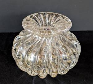 lot 533 image: MB - Global Views Italian Art Glass Vase