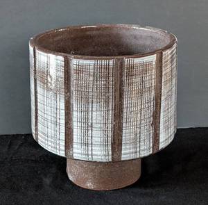 lot 534 image: HW - Signed Footer Relief Pottery Bowl