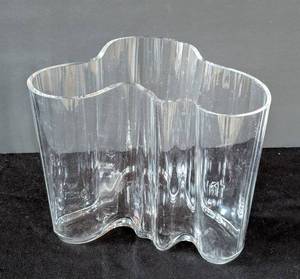 lot 537 image: HW - Iittala Aalto Vase - Clear Glass