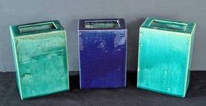 lot 572 image: HW - Chinese Ceramic Vases Set of 3