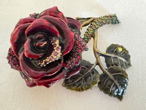 lot 434H image: BR1 - Jay Strongwater Red Rose Trinket Box with Swarovski Crystals