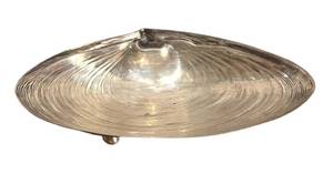 lot 441R image: SC - Vintage Wallace Sterling Footed Clam Dish