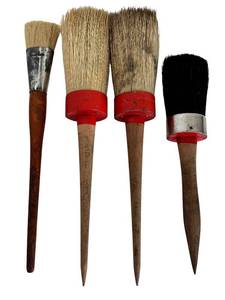 lot 138D image: Assorted Vintage Paintbrushes (Lot of 4)