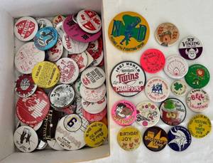 lot 151D image: Vintage Pinbacks Assortment - Mixed Designs Collectible Buttons