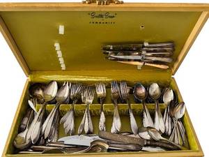 lot 110D image: WM Rogers Vintage Silver Plate Flatware Set in Wooden Box - Monogrammed, Large Collection
