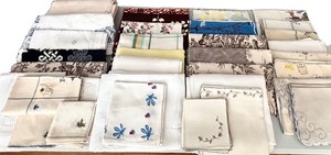 lot 500A image: LR - Embroidered Tablecloths, Napkins & Doilies, Vintage Patterns