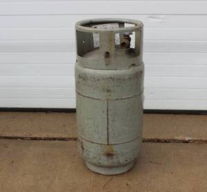 Industrial Large Propane 33.5 Lbs,7.5 Gallon Aluminum Forklift Tank With Fill Valve.