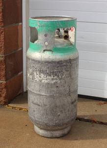 Industrial Large Propane 33.5 Lbs,7.5 Gallon Aluminum Forklift Tank With Fill Valve.