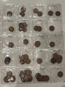 lot 18 image: Lincoln Wheat Cents