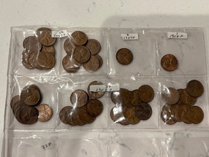 lot 21 image: Lincoln Wheat Cents