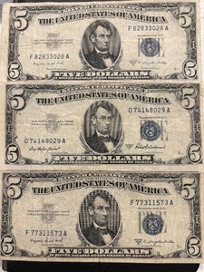 lot 17 image: Blue Seal $5 Dollar Silver Certificates