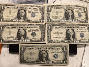lot 18 image: Blue Seal $1 Dollar Silver Certificates